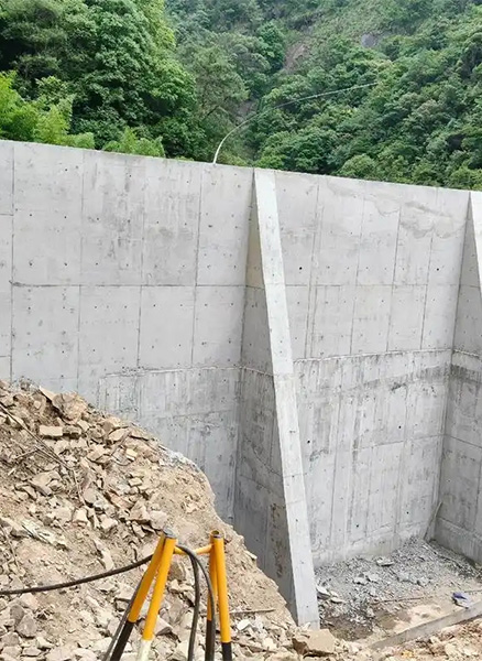 青岛城阳区重力式挡土墙